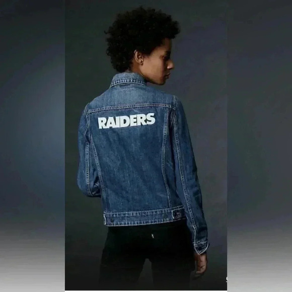 VERY RARE Levi’s Oakland (Vegas) Raiders Dark Denim Jean Jacket Size Large - Picture 1 of 14